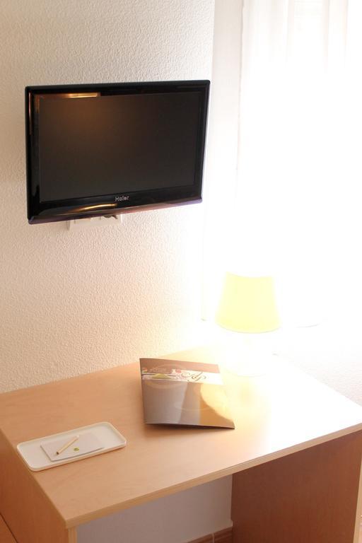 Hotel Logis - Du Pastel - 3 Etoiles Et Restaurant 3*