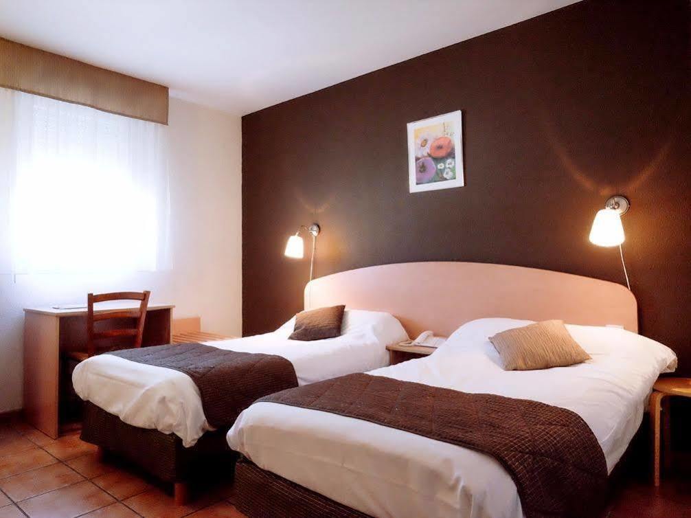 Logis - Du Pastel - 3 Etoiles Et Restaurant 3* Nailloux