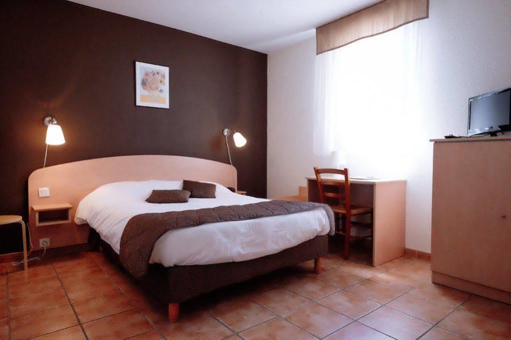 Logis - Du Pastel - 3 Etoiles Et Restaurant 3* Nailloux